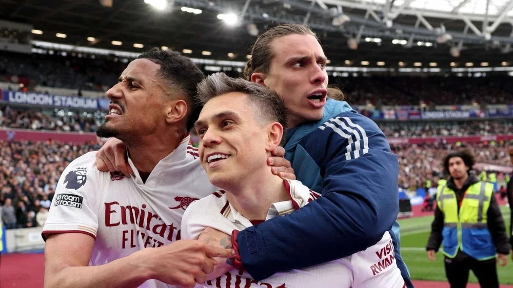 TOPSHOT-FBL-ENG-PR-WEST HAM-ARSENAL